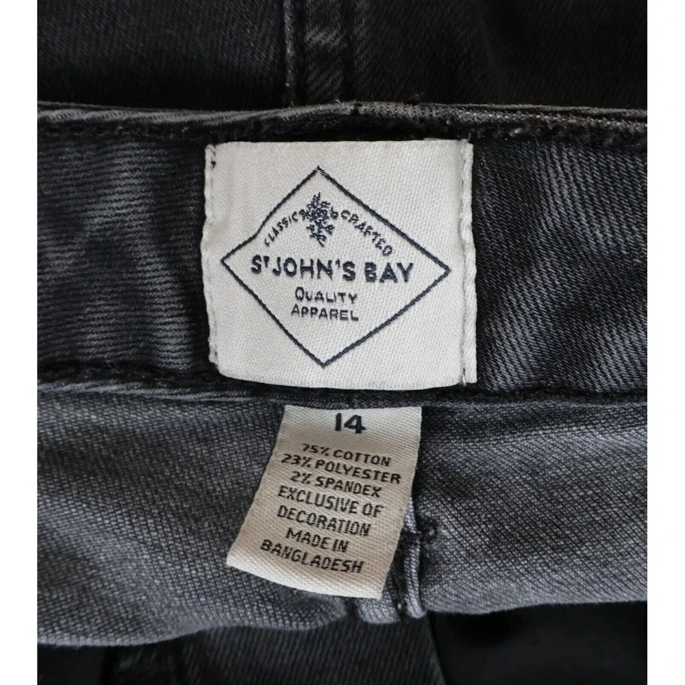 St. John's Bay Jeans Womens 14 Black Denim Straight Leg Stretch Mid Rise Pockets